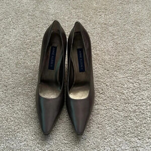 Anne Klein II metallic bronze pumps Women’s 7.5 Made in Italy Leather Classic